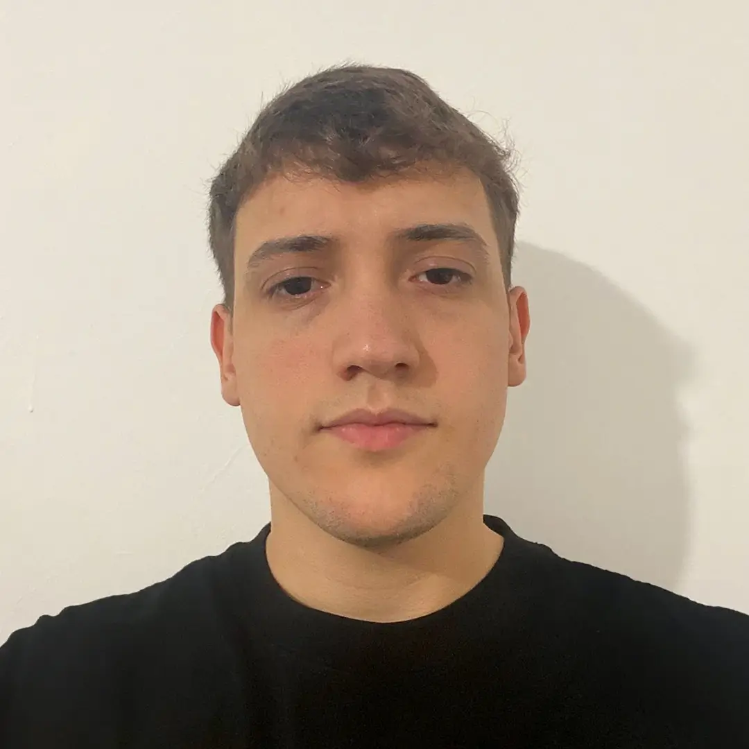 Tomás Actis, graphic designer de Vantra Digital